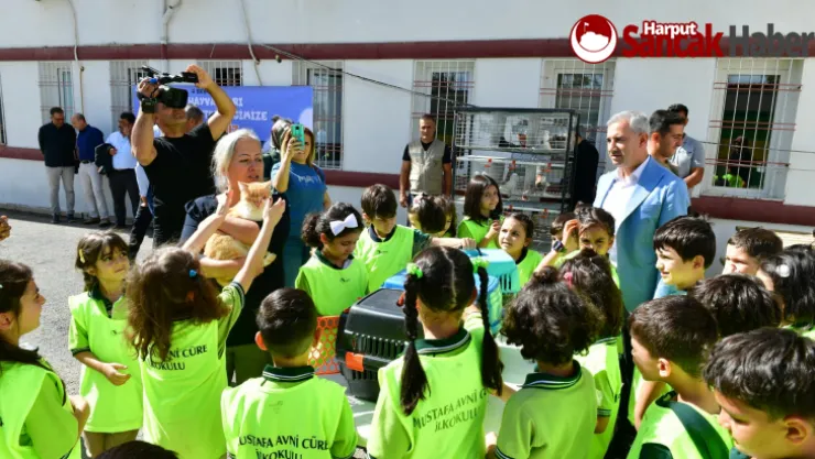 Başkan Çınar, Çocuklarımızı Hayvan Sevgisiyle Büyütelim Ki O Sevgi Tüm Dünyayı Güzelleştirsin