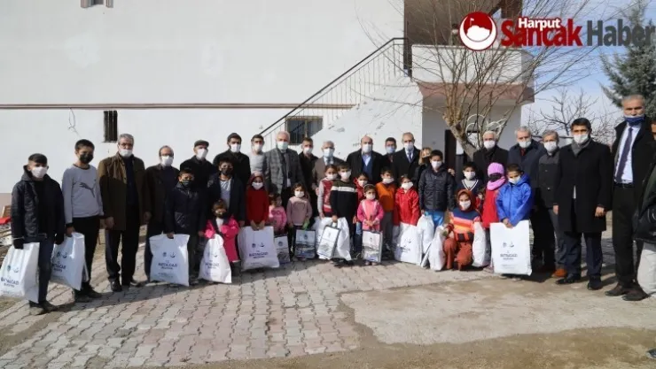 Başkan Güder, İhtiyaç Sahibi Çocukların Yüzünü Güldürdü
