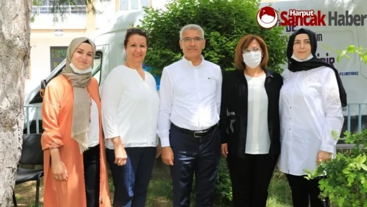 Başkan Güder, Kadın Muhtarların Anneler Gününü Kutladı