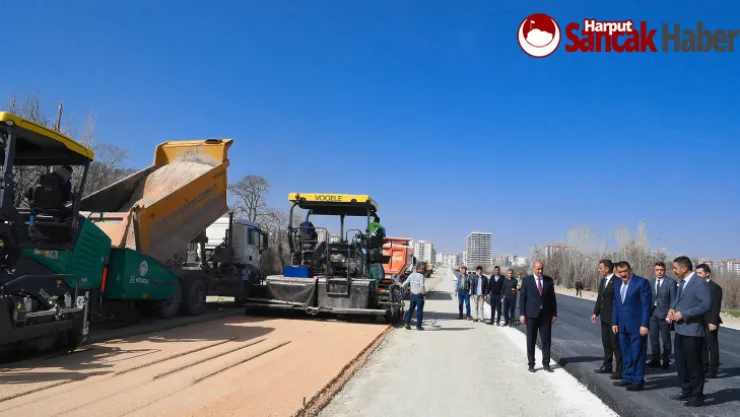 Başkan Gürkan Asfalt Çalışmalarının Yapıldığı 35 Metrelik Yolda İnceleme Yaptı