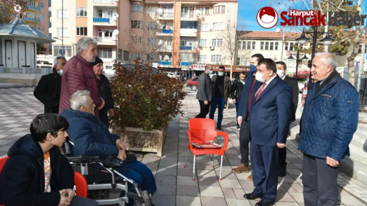 Başkan GÜRKAN, Dilek Mahallesinde Esnaf Ve Vatandaşları Ziyaret Etti