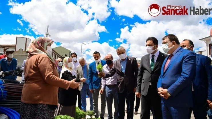 Başkan Gürkan, Kuluncak İlçesinde Esnaf ve Vatandaşları Ziyaret Etti
