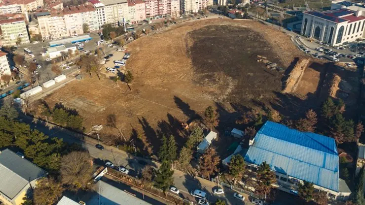 Başkan Gürkan, Millet Bahçesi Yapılacak Alanda İncelemelerde Bulundu.