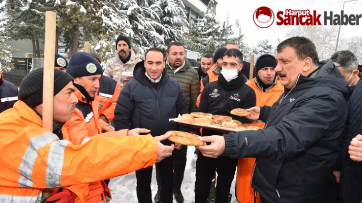 Başkan Gürkan Sahada Çalışan Personellerle Bir Araya Geldi.