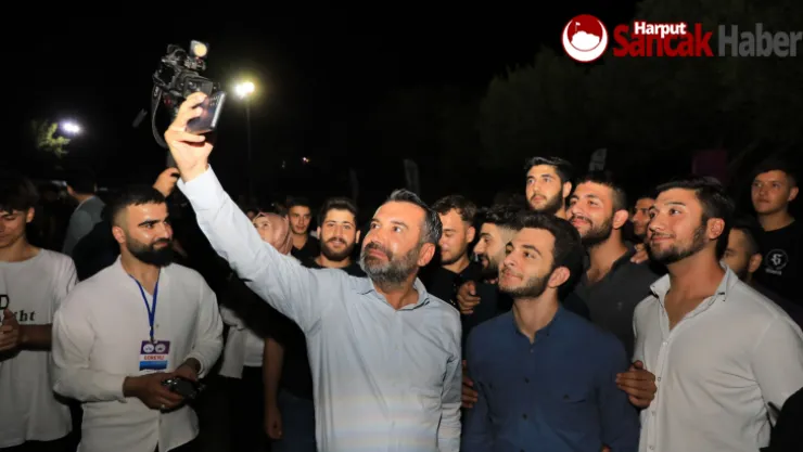 BAŞKAN ŞERİFOĞULLARI, ELAZIĞ BELEDİYESİ GENÇLİK FESTİVALİ'NDE BİNLERCE GENÇ İLE BİR ARAYA GELDİ