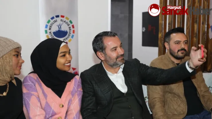 Başkan Şerifoğulları: 'Gençlerin Gücünü Arkamızda Hissettiğimizde Daha Özgüvenli İlerliyoruz'