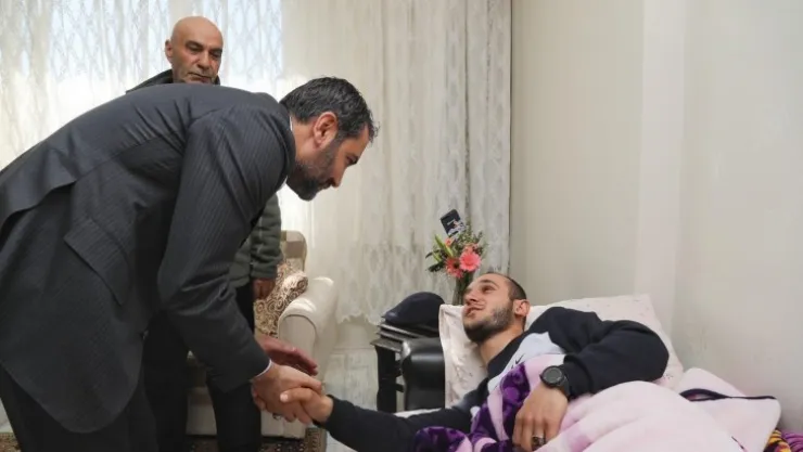 Başkan Şerifoğulları, İdlib Gazisini Ziyaret Etti