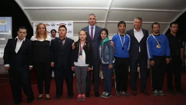 Başkan Yanılmaz, İftarda Özel Konuklarıyla Buluştu