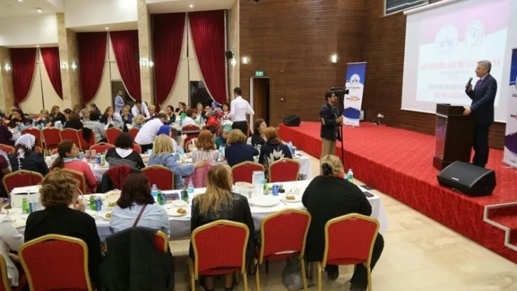 Başkan Yanılmaz, Kadın Muhtarlarla Bir Araya Geldi