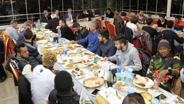 Başkan Yanılmaz'dan Elazığsporlu Futbolculara Pirim Desteği