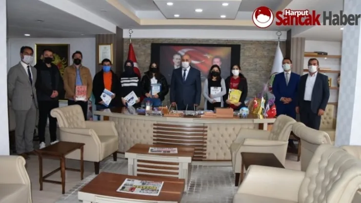 Başkan Zelyurt Kütüphane Haftasında Öğrencileri Unutmadı