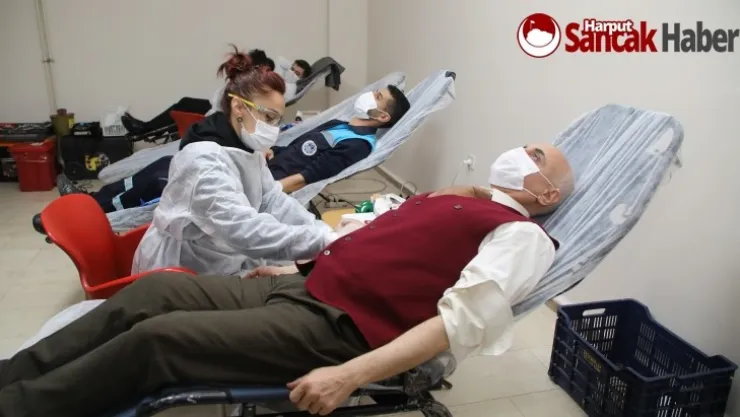 Battalgazi Belediyesi'nden Türk Kızılayı'na Kan Desteği