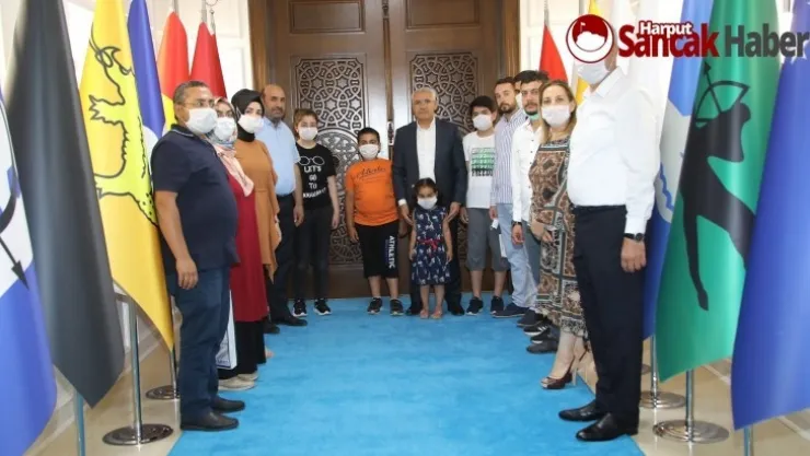 Battalgazi Belediyesi Ve Ak Parti Battalgazi Gençlik Kollarından 15 Temmuz  Konulu Resim Yarışması