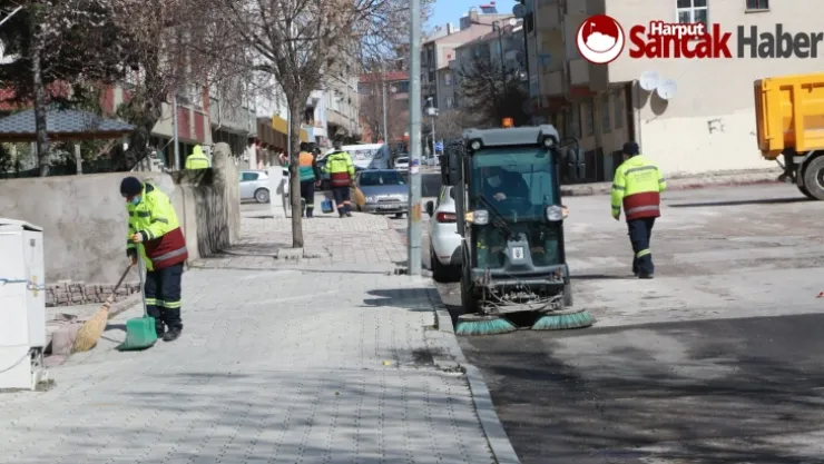 Belediye Temizlik Ekipleri Şehrin Her Noktasında