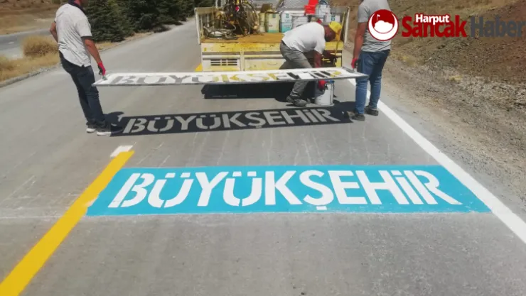 Büyükşehir Belediyesi Kale İlçesinde Yol Çizgi Çalışmalarına Devam Ediyor