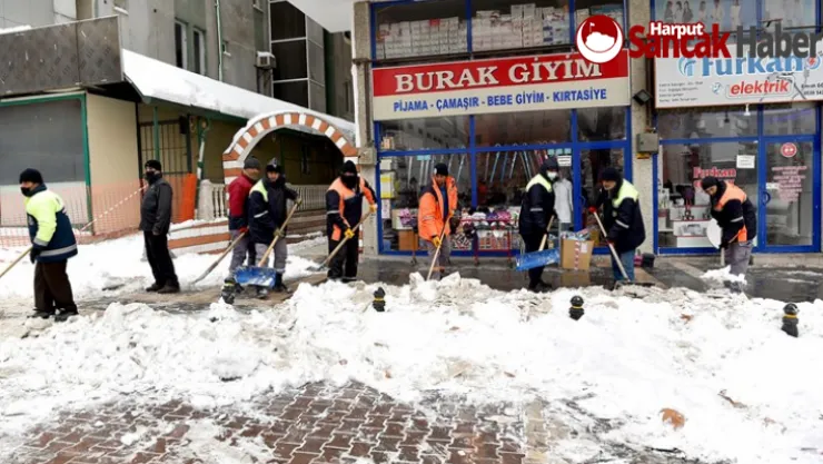 Büyükşehir Belediyesinin Kar Mesaisi Devam Ediyor