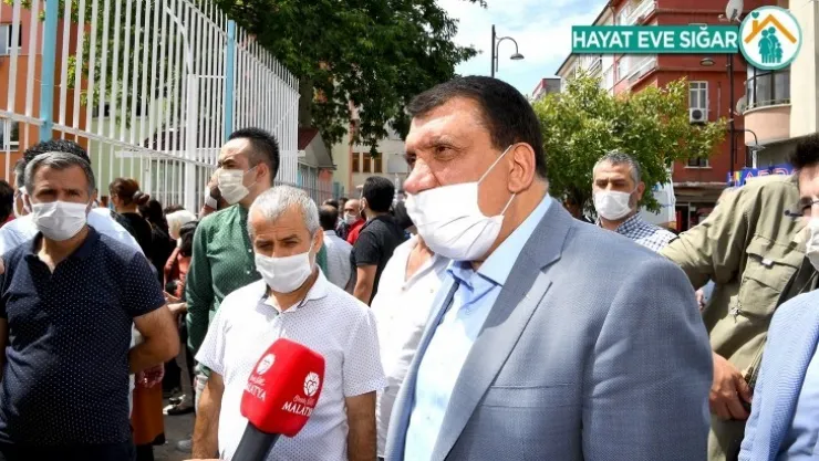 Büyükşehir'den Lgs Giren Öğrencilerin Velilerine İkramlar