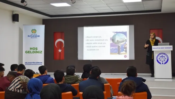 Büyükşehir'den Gençlere  Sınav Ve Meslek Rehberliği