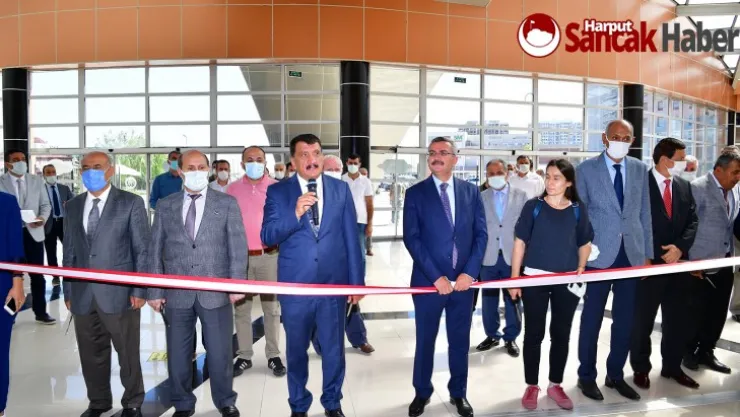 'Çekirdekten Meyveye Kayısı' Fotoğraf Sergisinin Açıldı