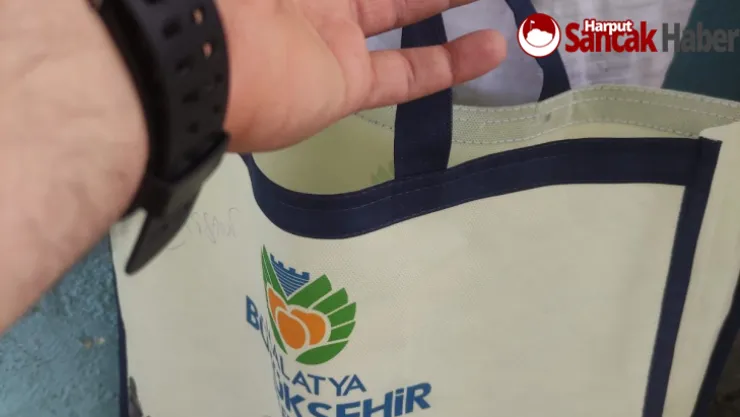 Çocukların Yüzü Bayramlık Kıyafetlerle Güldü