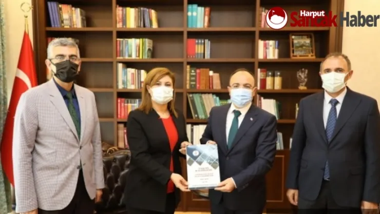 Deprem Raporu Vali Yırık'a Teslim Edildi