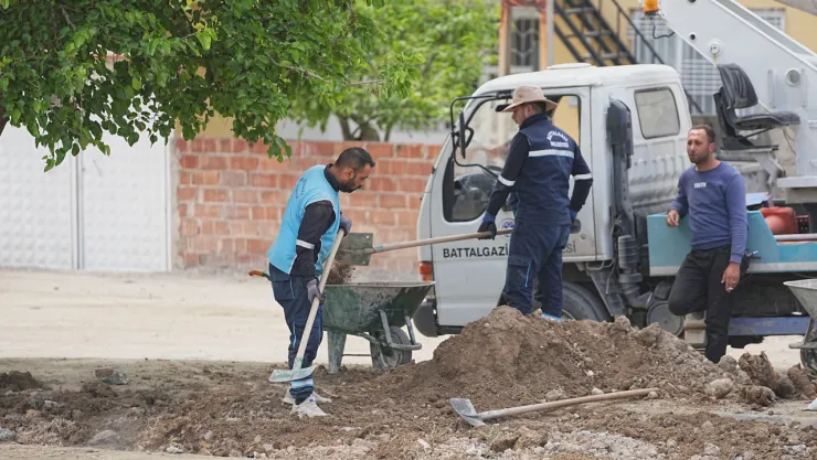 Dolamantepe Mahallesi'nde Park Ve Yol Düzenlemesi