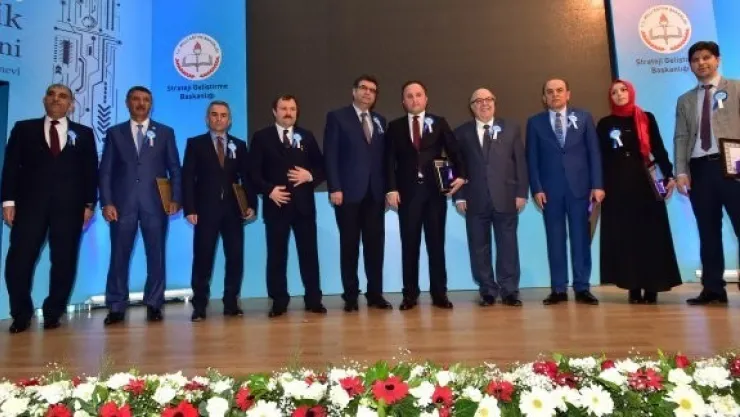 Eğitim ve Öğretimde Yenilikçilik Ödülleri verildi