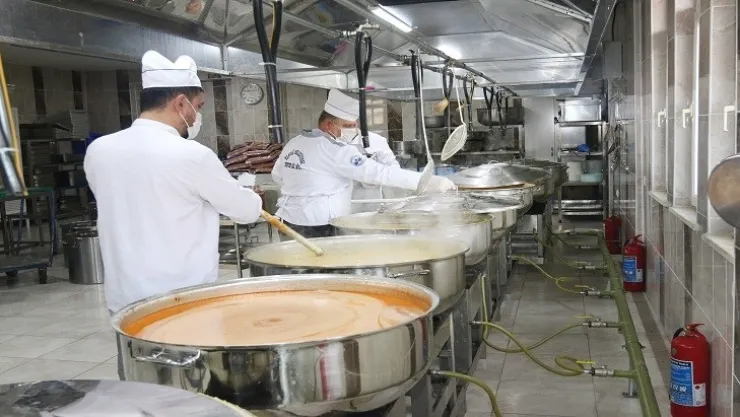 Elazığ Belediyesi 27 Aşevinde 50 Bin Kişiye Yemek Dağıtacak