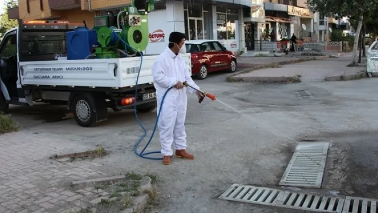  Elazığ Belediyesi İlaçlama Çalışmalarını Sürdürüyor