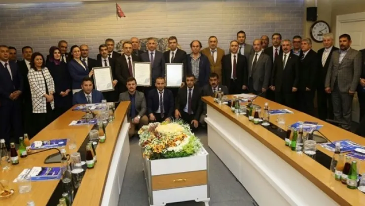 Elazığ Belediyesi Kalitesini Üç Belgeyle Tescilledi