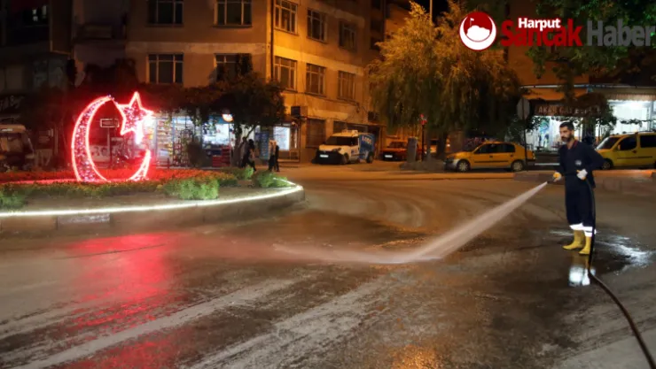 Elazığ Belediyesi Kapsamlı Temizlik Çalışmalarına Devam Ediyor