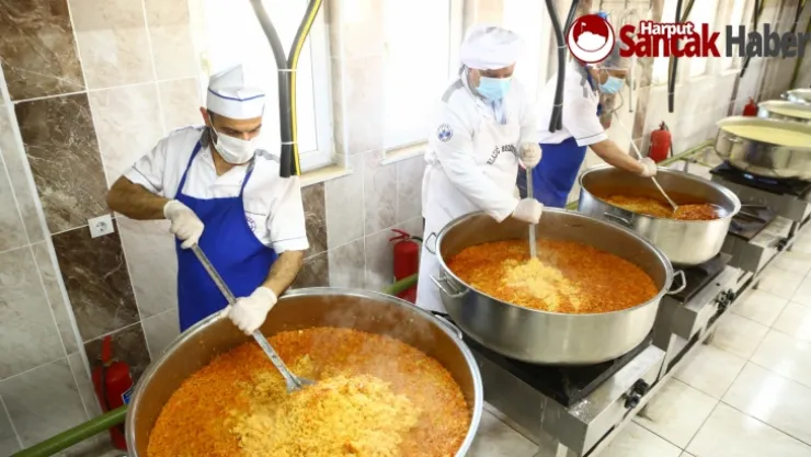 Elazığ Belediyesi'nden İhtiyaç Sahiplerine Sıcak Yemek