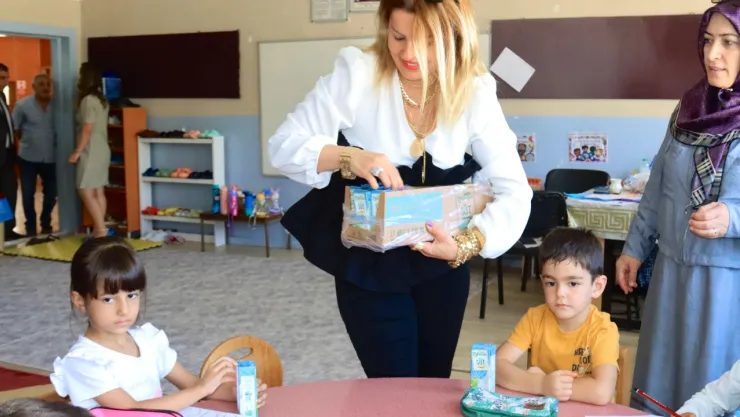 ELAZIĞ BELEDİYESİ'NDEN ÖĞRENCİLERE SÜT DESTEĞİ