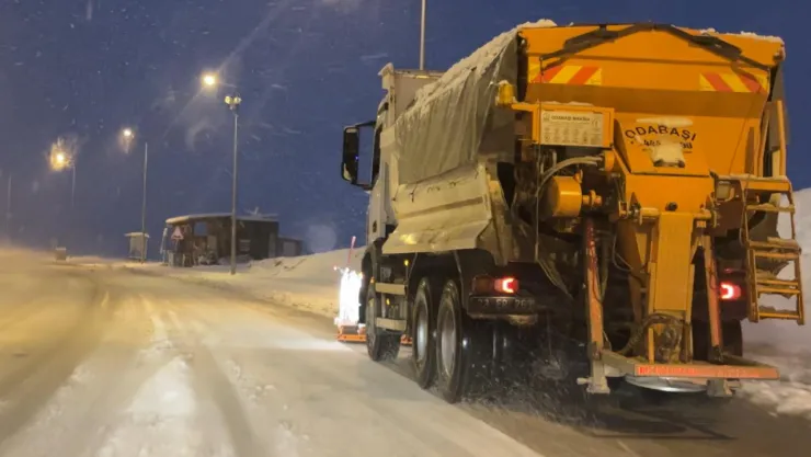 ELAZIĞ BELEDİYESİ'NDEN YOĞUN KAR YAĞIŞINA HIZLI MÜDAHALE