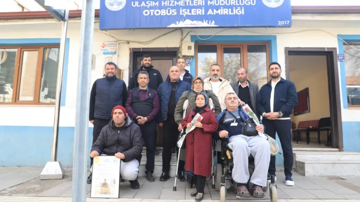 ELAZIĞ BELEDİYESİ OTOBÜS ŞOFÖRLERİNDEN 3 ARALIK'TA ANLAMLI JEST