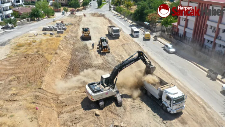 Elazığ Belediyesi Şehir Genelinde Yol Çalışmalarını Sürdürüyor