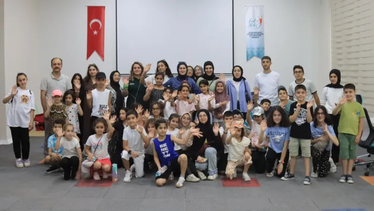 ELAZIĞ BELEDİYESİ YAZ OKULU ÖĞRENCİLERİNE KÜLTÜREL VE ÇEVRE GEZİSİ