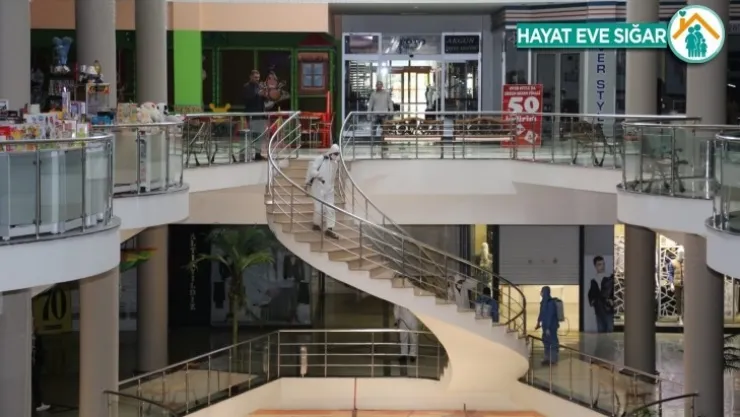 Elazığ Belediyesi'nden Açılış İçin Hazırlanan Avm'lerde Dezenfeksiyon Çalışması