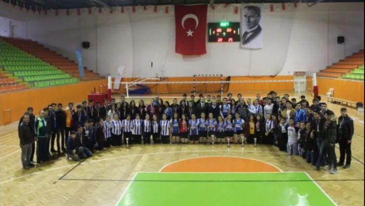 OKULLAR ARASI GENÇLER VOLEYBOL MÜSABAKALARI SONUÇLANDI