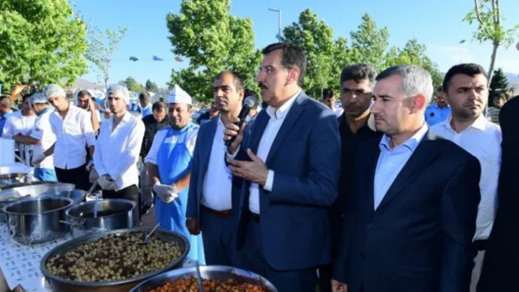 Yeşilyurt'un Ünlü Yemekleri Kiraz Festivalinde Beğeniye Sunuldu  