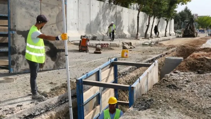 Çaydaçıra Mahallesi'nde Alt Yapı Yenileme Çalışmaları Devam Ediyor