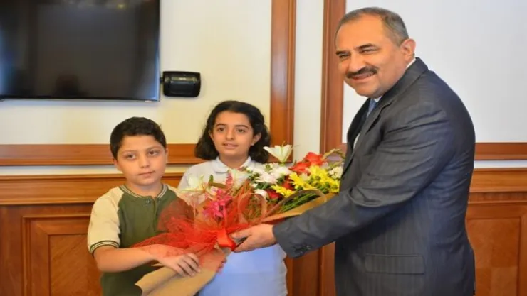 Vali Kaban, İyi Bir Eğitim Almasında Öğretmenlerimizin Rolü Büyük