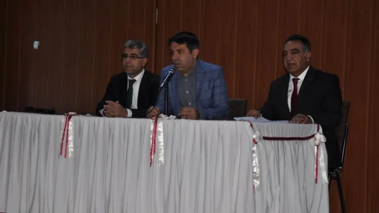 Palu Kaymakamı öğrencileri taşıyan servis şoförleriyle bir araya geldi