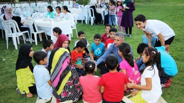 Başkan Yanılmaz: 'Yetim Gülerse İnsanlık Güler'