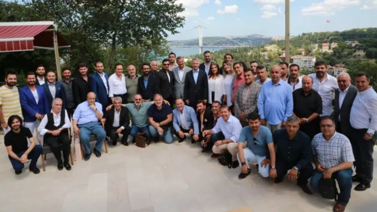 BAŞKAN YANILMAZ ELAZIĞLI ULUSAL SANATÇILARLA BİR ARAYA GELDİ