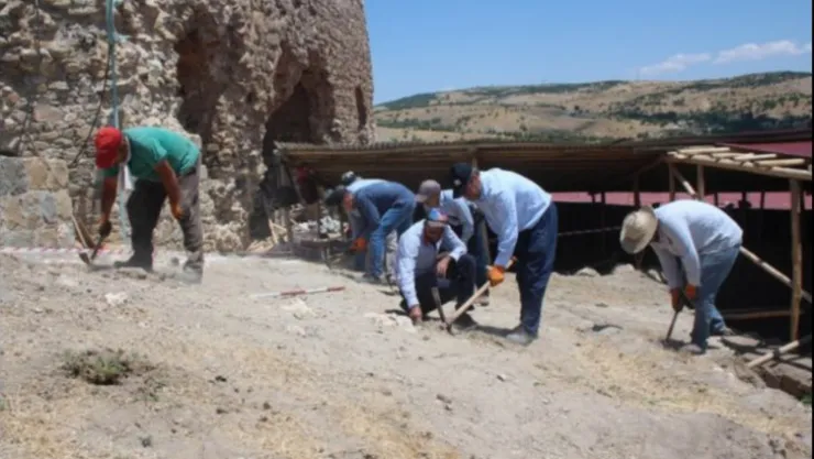 Harput Kalesi'nde Yeni Sönem Kazıları Başladı