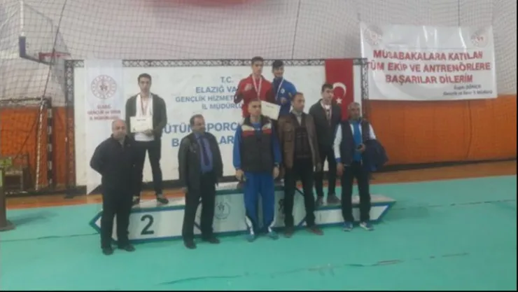 OKULLARARASI GENÇLER BOKS VE GÜREŞ MÜSABAKALARI SONUÇLANDI