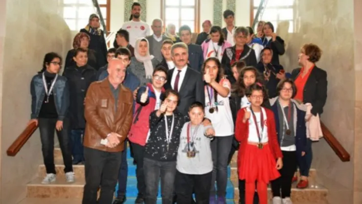 Özel Çocuklar Antalya'dan Madalyalarla Döndü