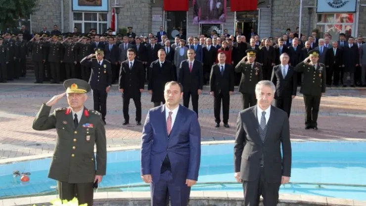 Atatürk, Ebediyete İntikalinin 79'uncu Yıl Dönümünde Törenlerle Anıldı