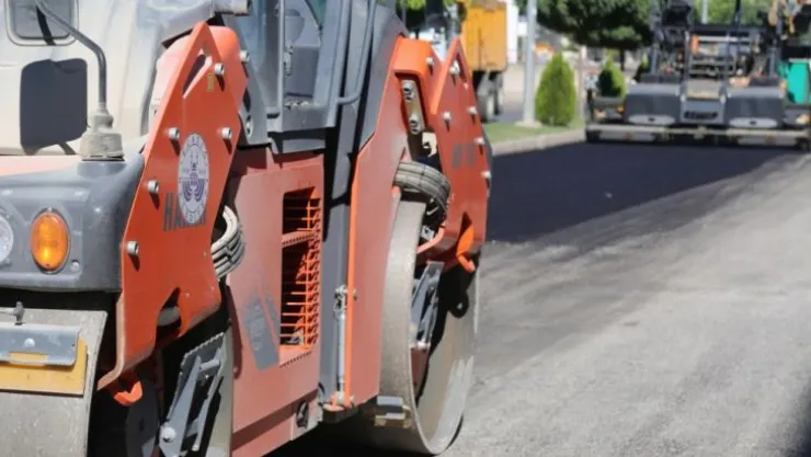 Belediye Asfalt Çalışmalarını Sürdürüyor